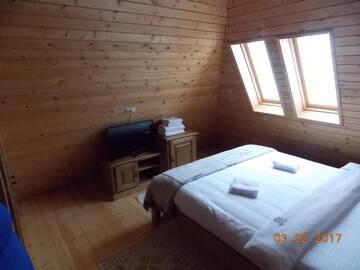 Фото номера Стандартный трехместный номер-студио Гостевой дом Dacii Liberi Resort and Spa г. Petrova 3